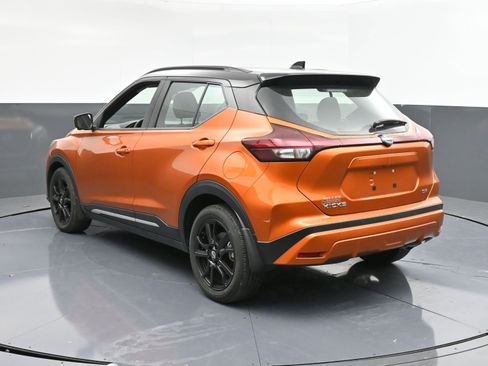 Used 2023 Nissan Kicks SR image 6