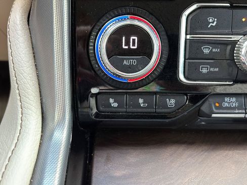 Used 2021 GMC Yukon XL Denali AWD/4WD image 34
