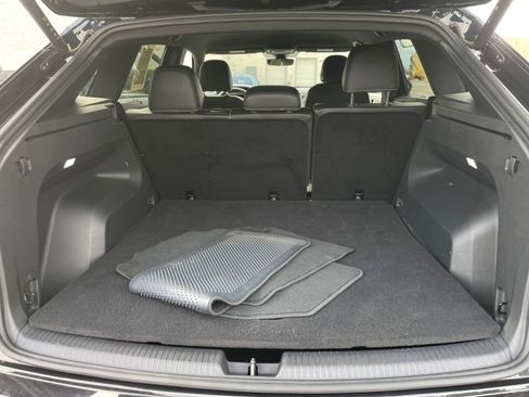 Used 2025 Volkswagen Atlas Cross Sport SE image 33