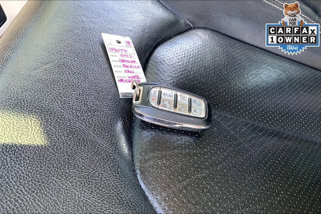 Used 2022 Chrysler Pacifica Touring-L FWD image 11