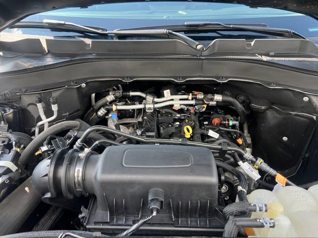 Used 2023 Ford Explorer XLT w/ Equipment Group 202A AWD/4WD image 29