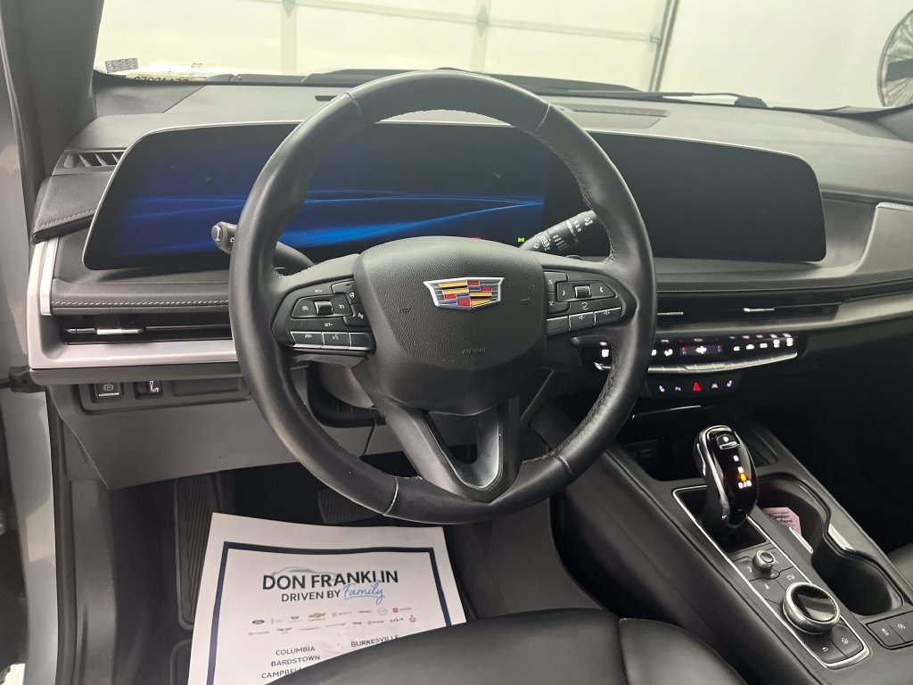 Used 2024 Cadillac XT4 Luxury w/ Cold Weather Package AWD/4WD image 17