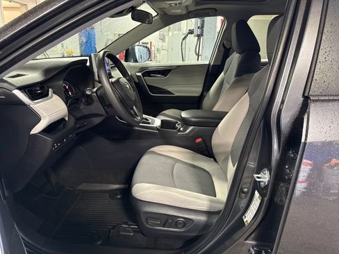 Used 2024 Toyota RAV4 XLE w/ Convenience Package AWD/4WD image 16