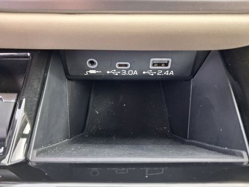 Certified 2025 Subaru Outback Limited image 26