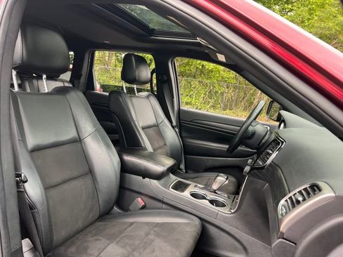 Used 2019 Jeep Grand Cherokee Altitude RWD image 32