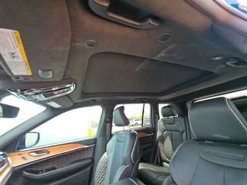 Used 2022 Jeep Grand Cherokee Summit AWD/4WD image 12