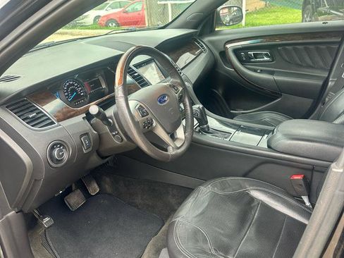 Used 2017 Ford Taurus Limited image 5