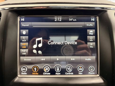 Used 2018 Jeep Grand Cherokee Limited image 36