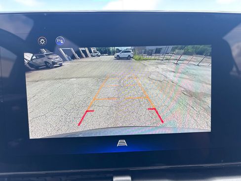 Used 2025 Chevrolet Equinox LT image 22