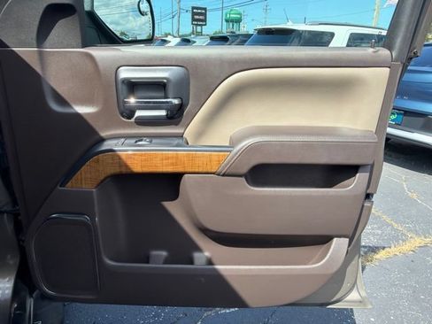 Used 2015 GMC Sierra 1500 SLT w/ SLT Preferred Package AWD/4WD image 17