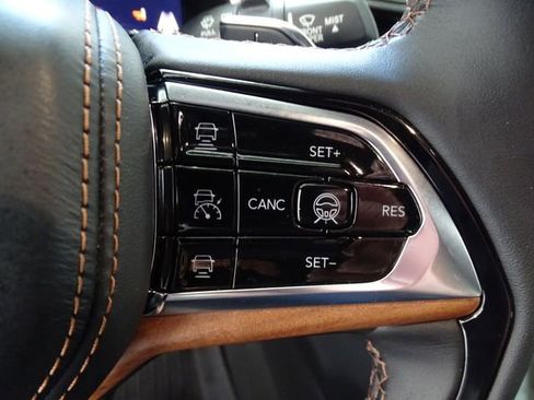 Certified 2023 Jeep Grand Cherokee L Summit AWD/4WD image 8