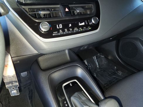 Used 2025 Toyota Corolla LE image 20