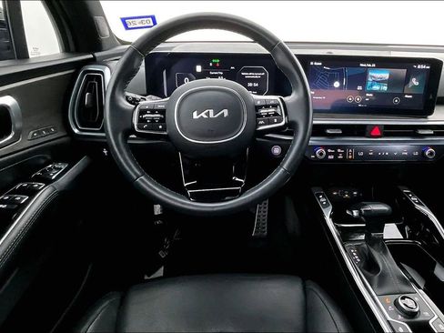 Used 2024 Kia Sorento SX Prestige image 8
