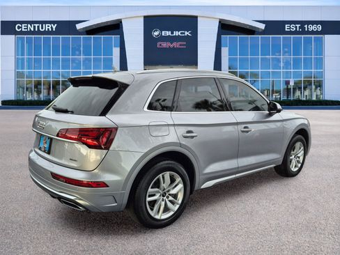 Used 2023 Audi Q5 2.0T Premium w/ Convenience Package AWD/4WD image 4