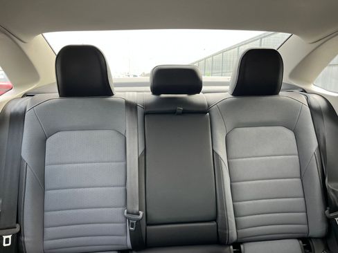 Used 2025 Volkswagen Jetta SE image 37