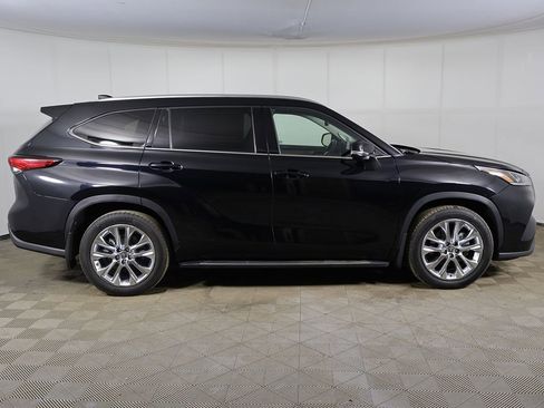 Used 2023 Toyota Highlander Limited AWD/4WD image 16