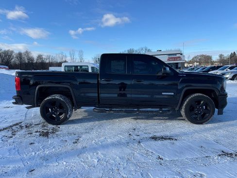 Used 2017 GMC Sierra 1500 4WD Double Cab 143.5 image 6