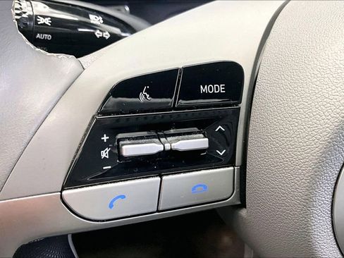 Used 2022 Hyundai Elantra SEL w/ Convenience Package image 19