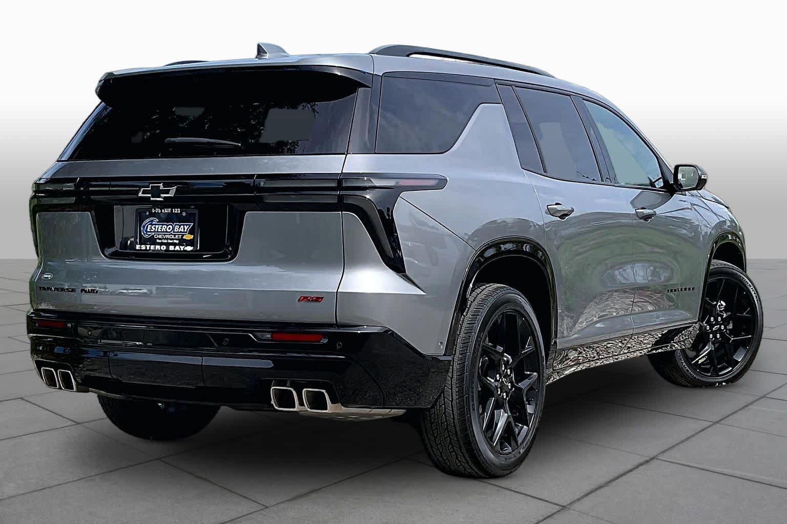 Used 2026 Chevrolet Traverse RS w/ LPO, Floor Liner Package AWD/4WD image 13