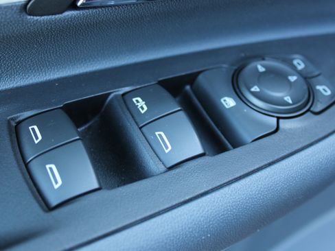 Used 2020 Chevrolet Bolt Premier w/ Infotainment Package image 14