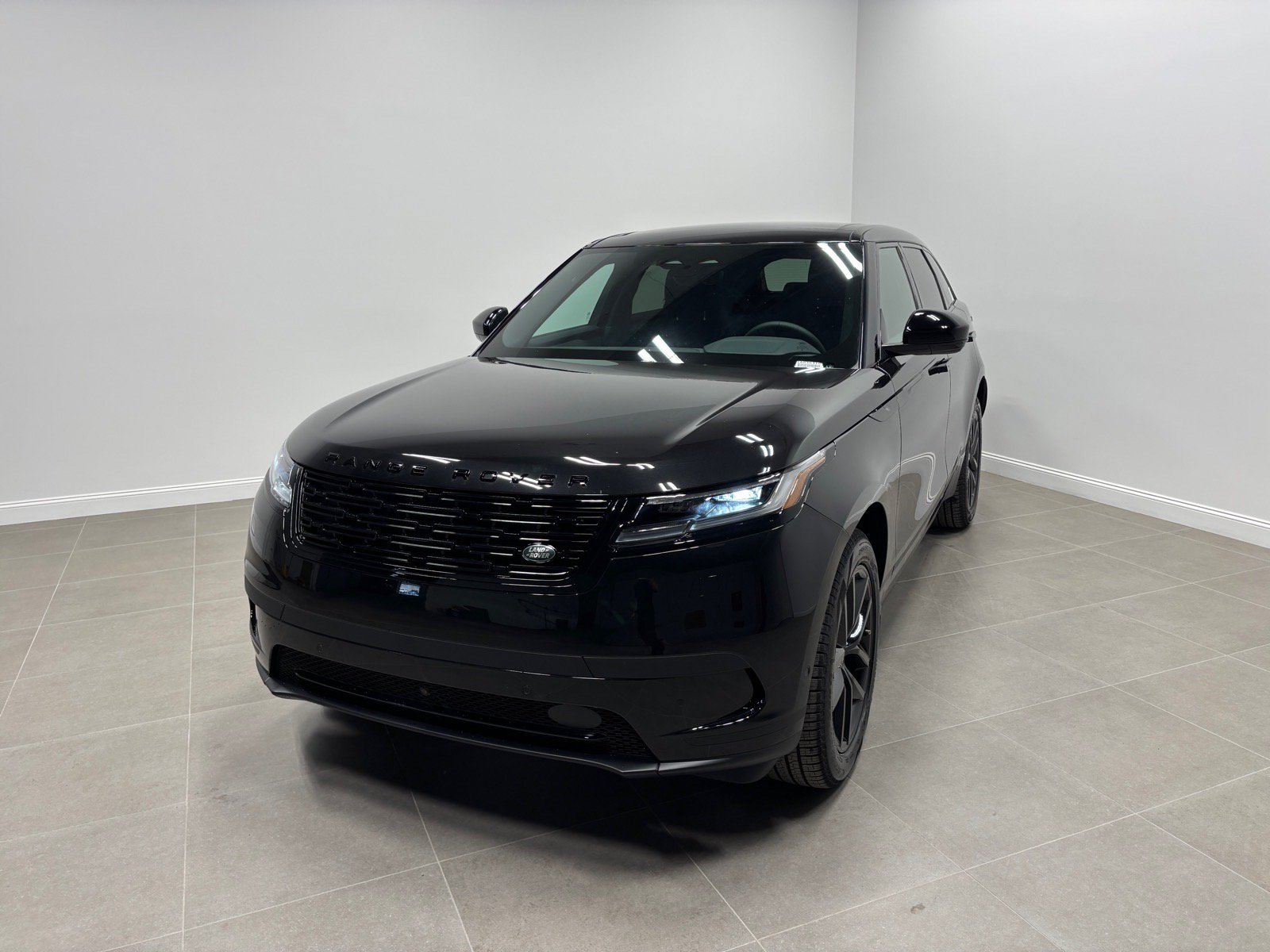 New 2026 Land Rover Range Rover Velar S AWD/4WD image 2