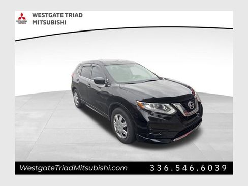 Used 2017 Nissan Rogue S image 1