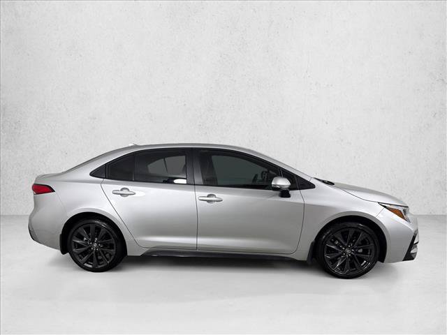 Used 2026 Toyota Corolla SE FWD image 2