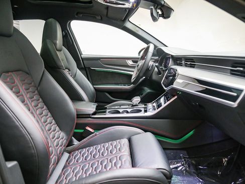 Certified 2021 Audi RS 6 w/ Executive Package AWD/4WD image 19