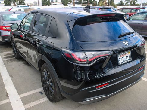 Used 2025 Honda HR-V Sport image 3