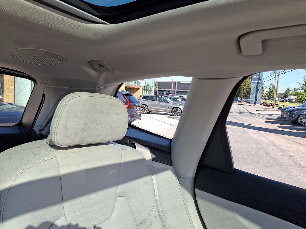 Certified 2024 Volvo XC60 B5 Plus w/ Protection Package Premier AWD/4WD image 14