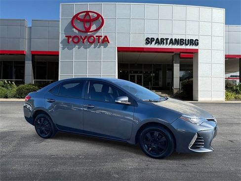 Used 2017 Toyota Corolla SE image 1
