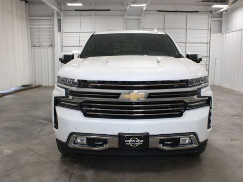 Used 2019 Chevrolet Silverado 1500 High Country w/ Technology Package image 3