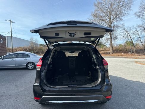 Used 2020 Nissan Rogue SV image 35