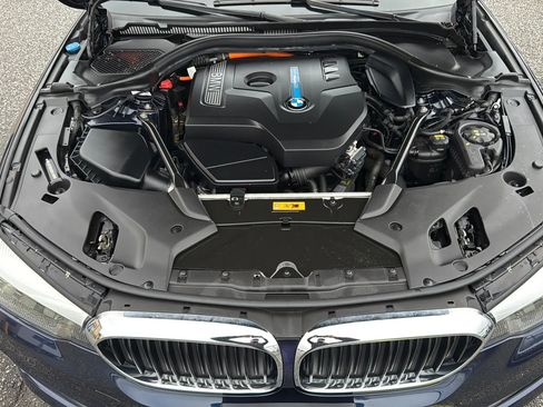 Used 2018 BMW 530e xDrive image 24