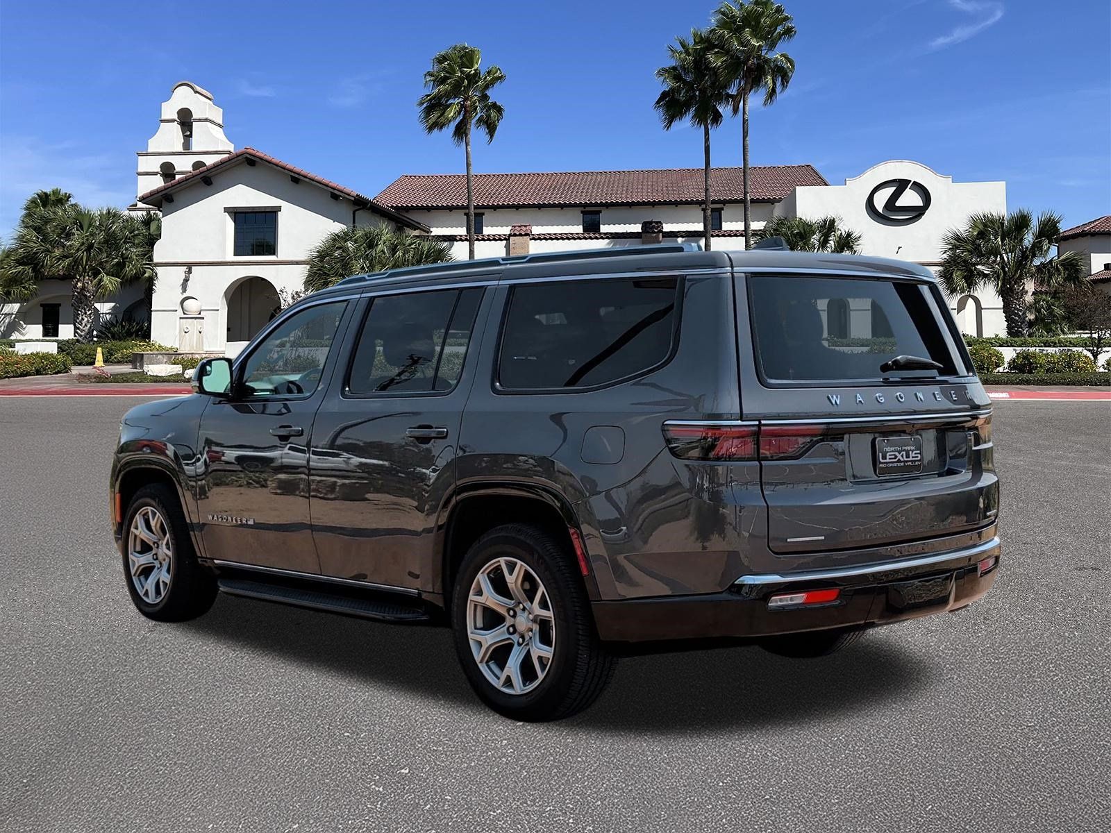 Used 2022 Jeep Wagoneer Series II AWD/4WD image 4