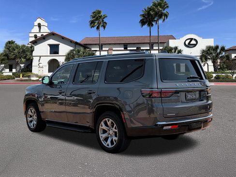 Used 2022 Jeep Wagoneer Series II AWD/4WD image 4