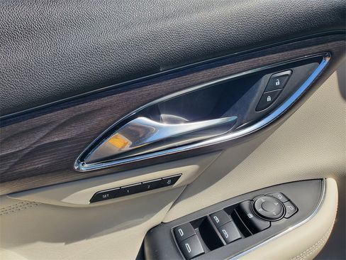 Used 2022 Buick Envision Avenir w/ Technology Package II image 22