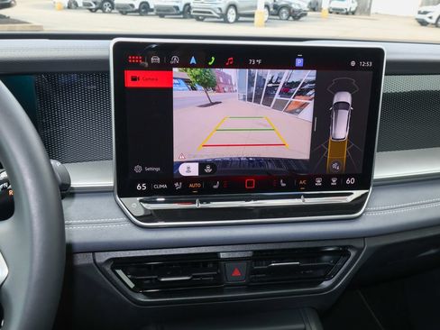 Used 2025 Volkswagen Tiguan SE w/ Panoramic Sunroof Package AWD/4WD image 22