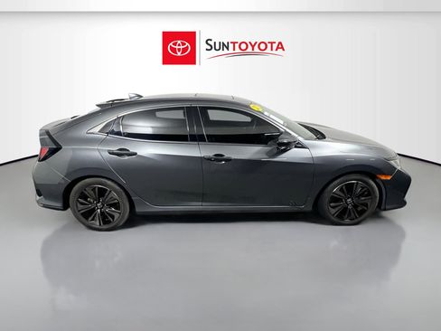 Used 2018 Honda Civic EX-L image 2