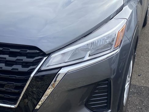 Used 2024 Nissan Kicks S image 10