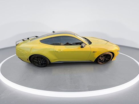 Used 2025 Ford Mustang GT Premium w/ GT Performance Package image 9