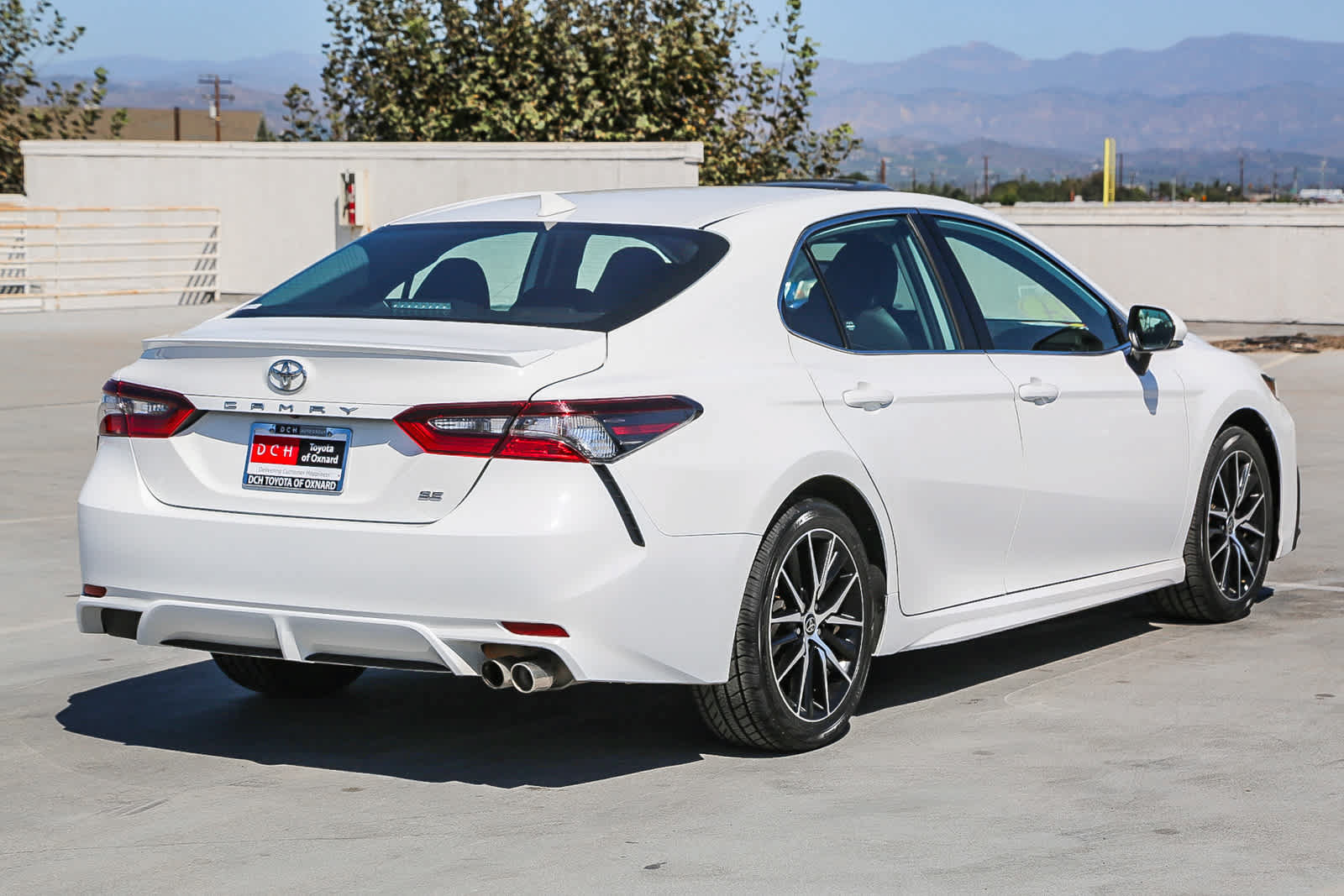 Used 2024 Toyota Camry SE w/ Audio Upgrade Package FWD image 5