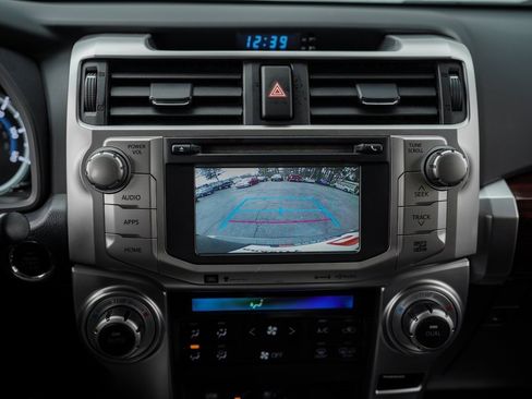 Used 2016 Toyota 4Runner Limited image 32