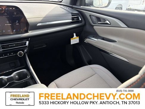 New 2026 Chevrolet Traverse LT w/ Sun and Wheel Package image 18