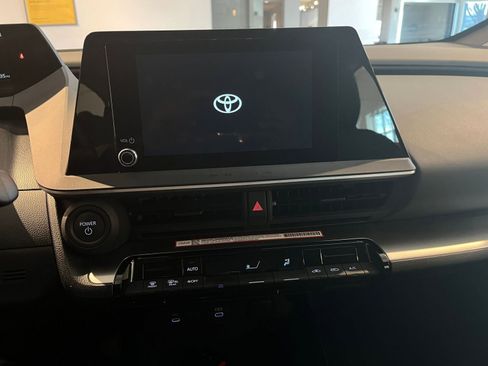 Used 2025 Toyota Prius LE image 18