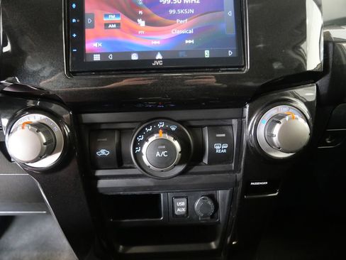 Used 2019 Toyota 4Runner TRD Off-Road AWD/4WD image 23