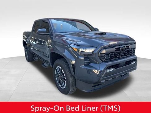 Used 2025 Toyota Tacoma TRD Sport image 16