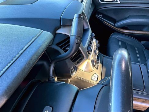 Used 2020 GMC Yukon Denali w/ Denali Ultimate Package image 16