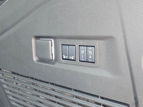 New 2025 Chevrolet Suburban Premier w/ Sun And Tow Package image 19