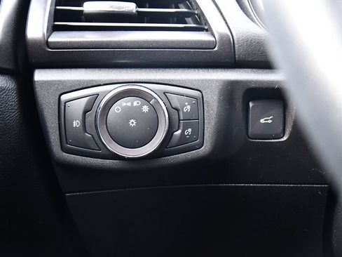Used 2018 Ford Fusion Titanium FWD image 27